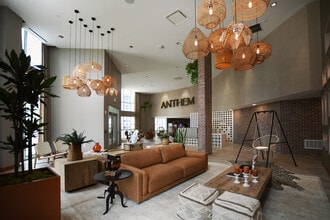 Building Photo - 2 Hbr Pt Rd S