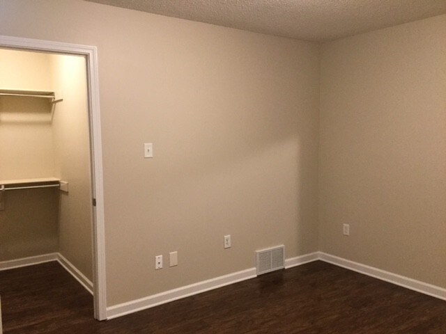 Building Photo - 13148 Braybourne Pky