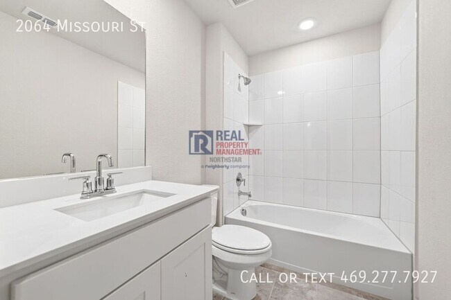 Building Photo - 2064 Missouri St