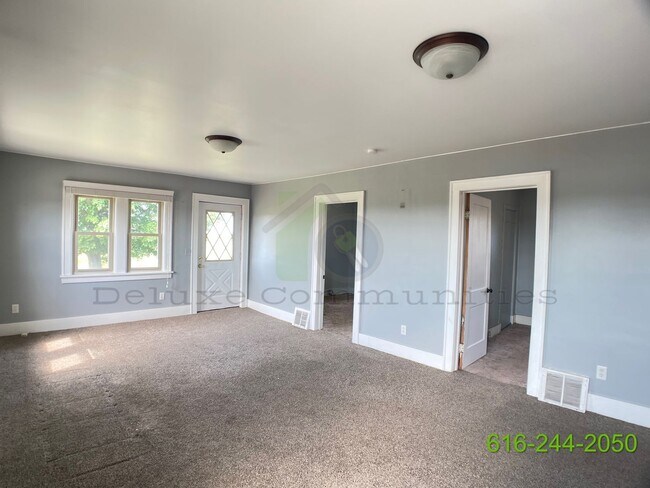 Building Photo - 3 Bedroom (with an extra room) Home Available in Marne, MI