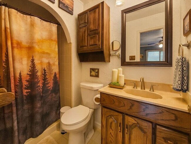 Building Photo - 4BR SFR • Fireplace • 2-Car Garage • Dallas 75249