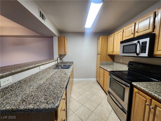 Primary Photo - 5055 W Hacienda Ave