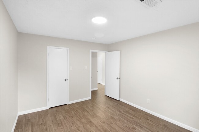 Building Photo - 731 Rustyleaf Ln