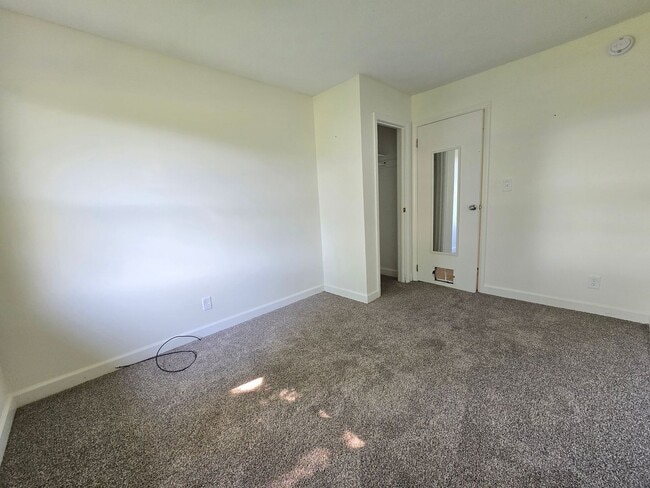 Building Photo - Updated 3 Bedroom Home in Downs