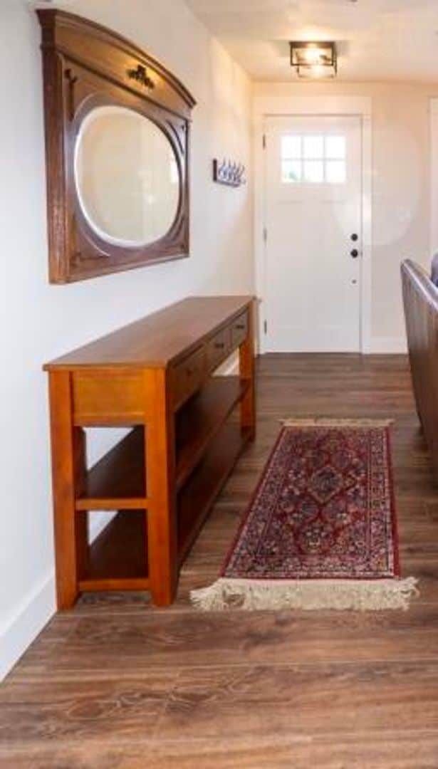 Building Photo - 3 bedroom, 2 bath with double car attached garage, newly remodeled.