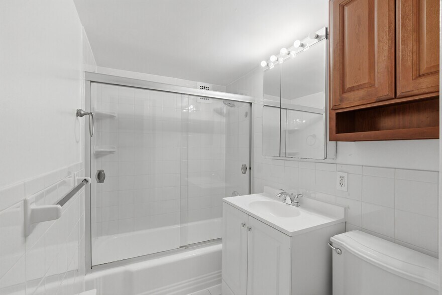 Building Photo - 1545 18th St NW