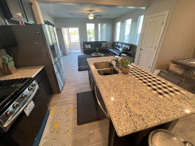 Building Photo - 4555 Marisabel Azcarate St