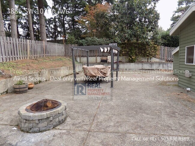 Building Photo - 3885 SW 102nd Ave