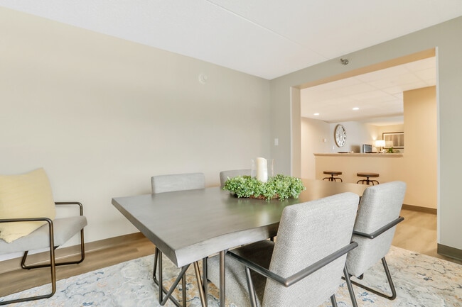 Building Photo - 1718 Underpass Way