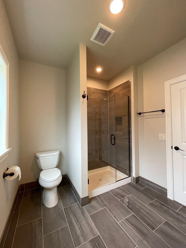 Building Photo - Beautiful, Brand New 1 Bedroom, 1 Bath ADU Home