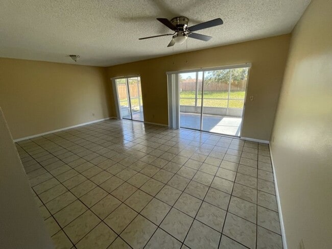 Building Photo - 5408 Mariner Blvd