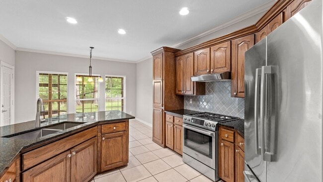 Building Photo - 4 Bedroom, 3 bathroom home in Pleasant Gro...