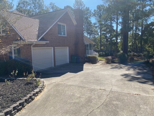 Building Photo - 118 Sassafras Rd