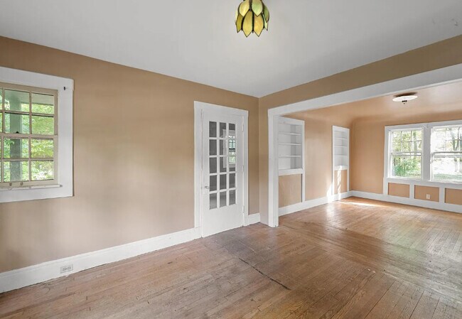 Building Photo - 1412 Cambridge Rd