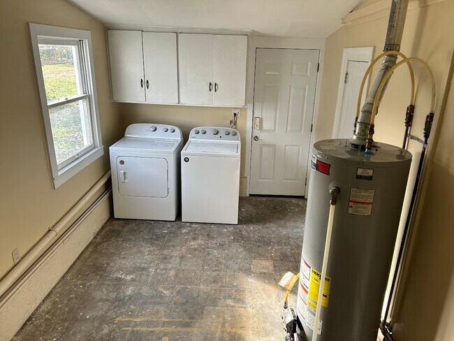 Building Photo - 237 S Streeter Ave