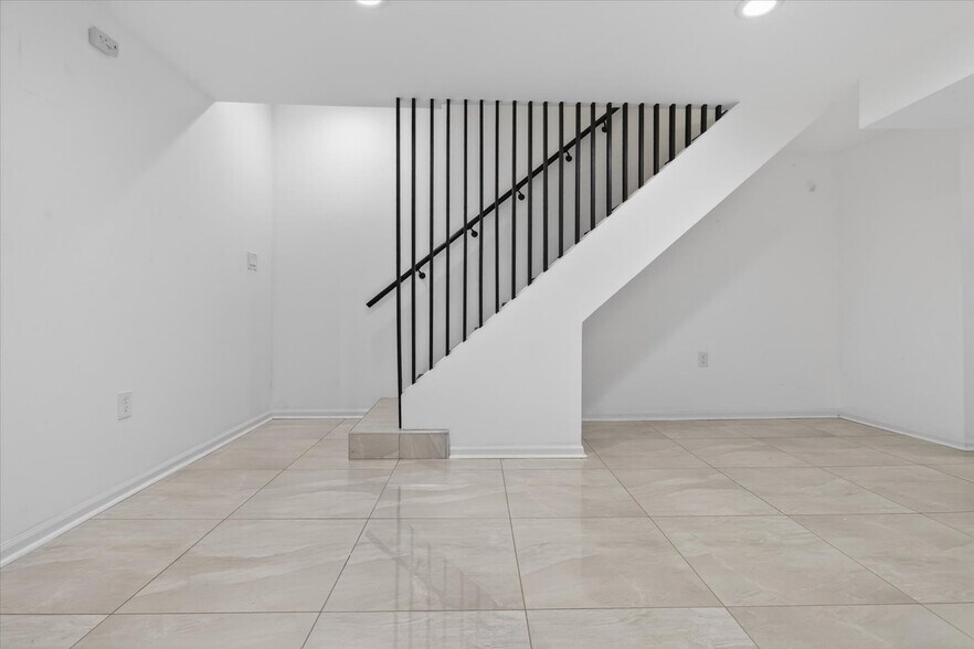 Building Photo - 4336 Dubois Pl SE