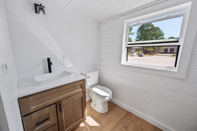 Building Photo - 2015 Union School Rd SW