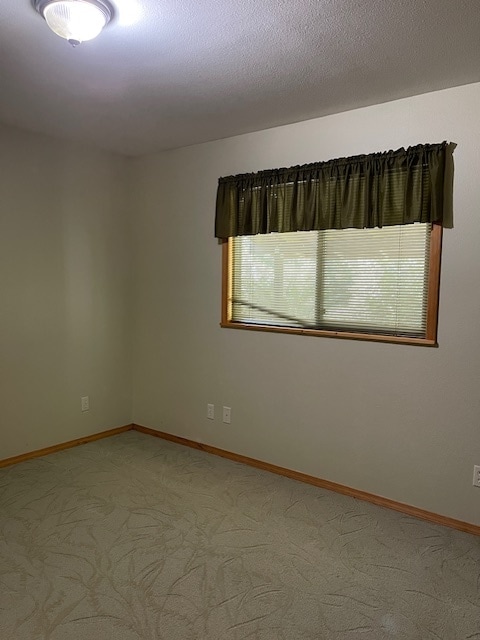 Building Photo - 14351 N Lakeshore Dr