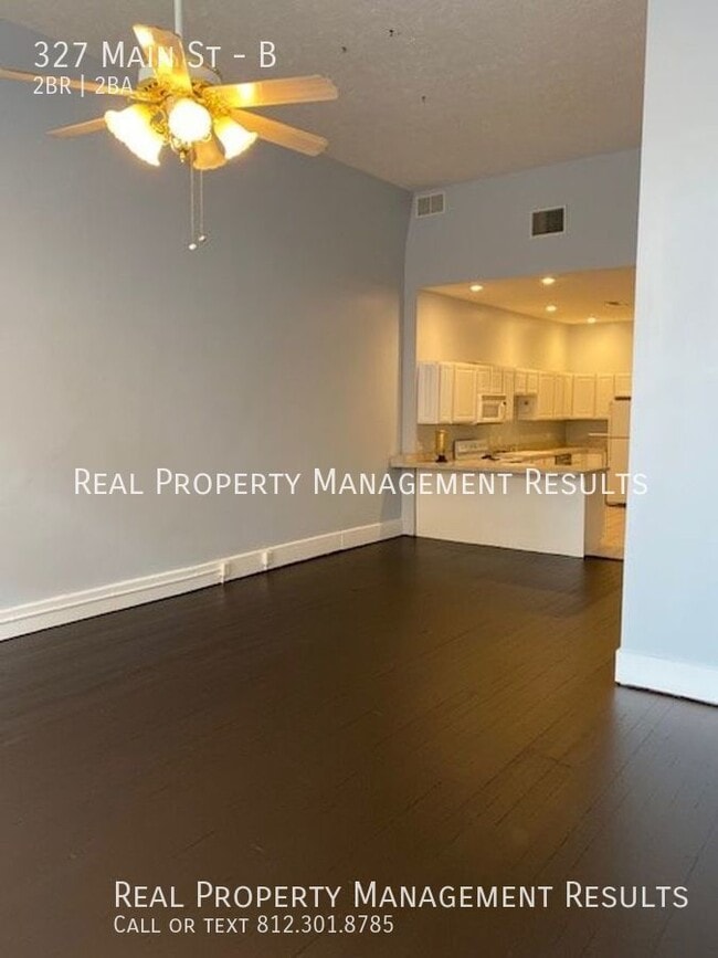 Building Photo - 327 Main St