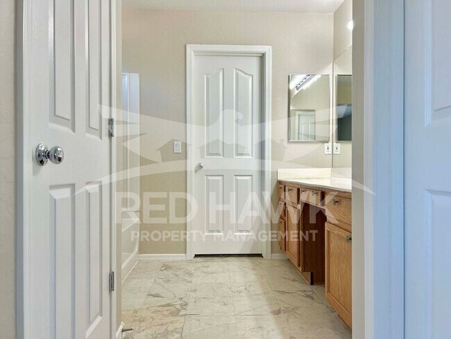 Building Photo - 1963 S Starling Dr