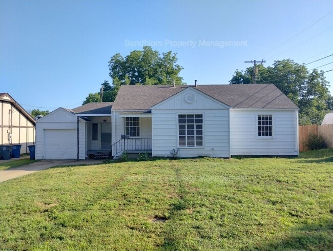 Primary Photo - FOR LEASE | Tulsa | $1000 Rent | 2 Bed, 1 ...
