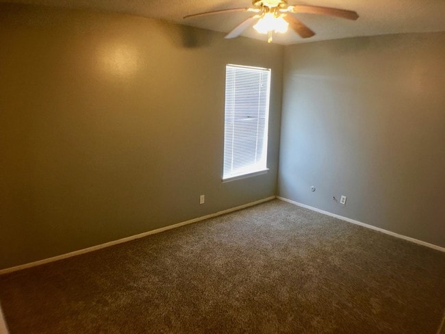 Building Photo - 6416 Pizarro St