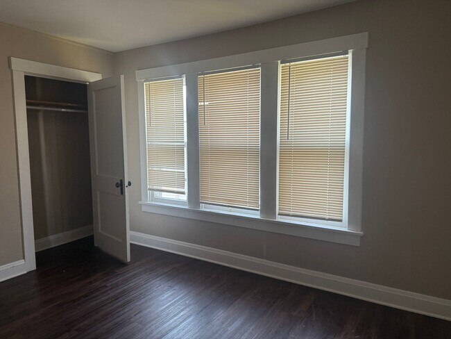 Building Photo - 823 Pine St