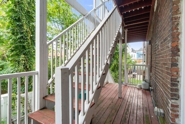 Building Photo - 110 N St