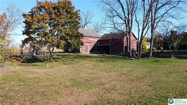 Building Photo - 654 Youngs Hill Rd