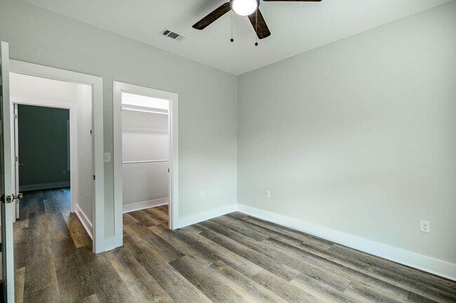 Building Photo - 102 Clearing Way