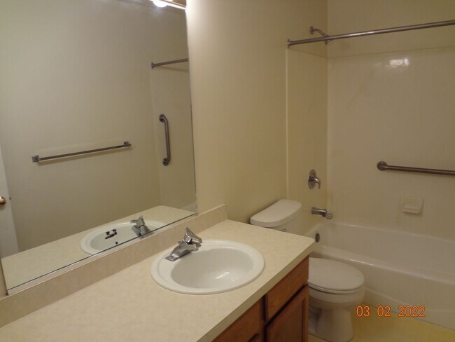 Building Photo - 650 N 500 W
