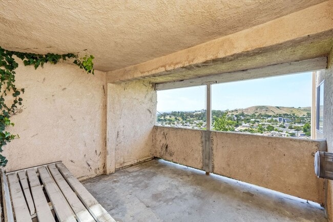 Building Photo - O'SULLIVAN