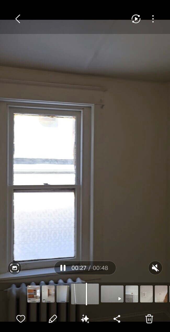 Building Photo - 2318 Upland St