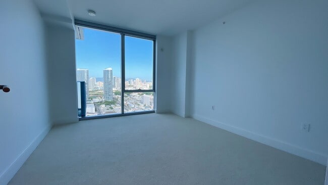 Building Photo - AZURE at Ala Moana - 1 Bed 1 Bath 1 Parking -Great location to Shopping & Restaurants