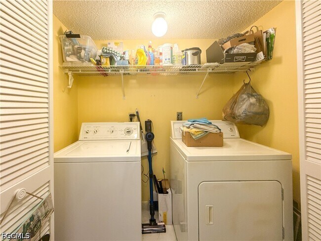 Building Photo - 6136 Whiskey Creek Dr