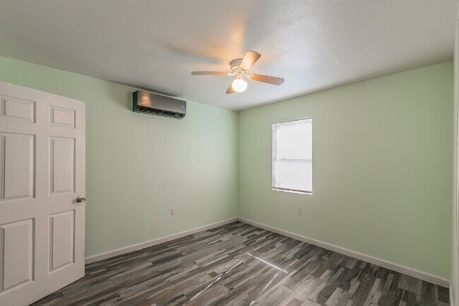 Building Photo - ALL BILLS PAID spacious 1-1