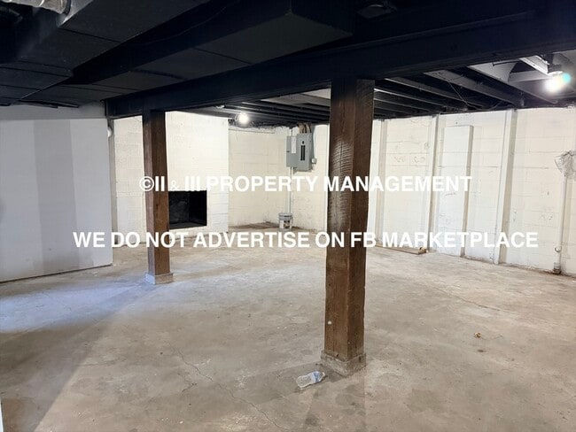 Building Photo - 3208 W 42nd Ave