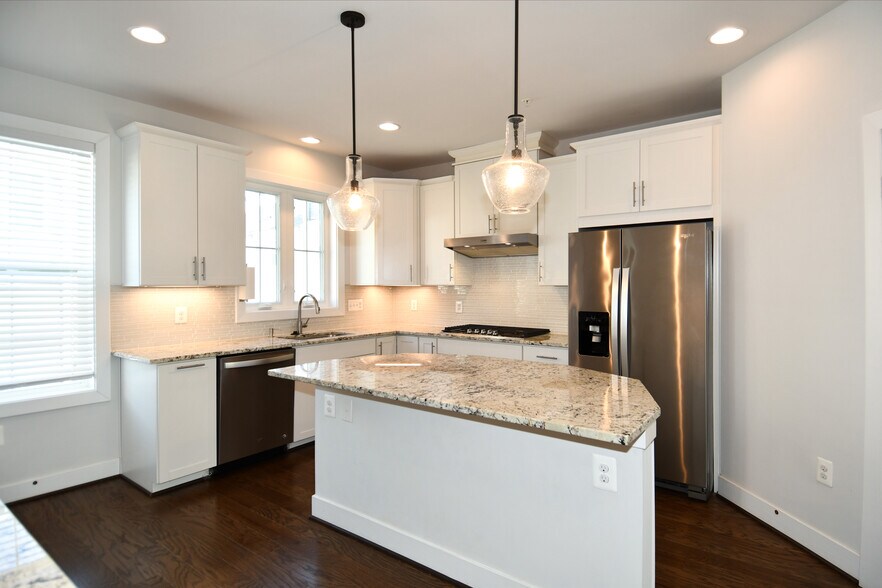 Building Photo - 2421 Auden Dr