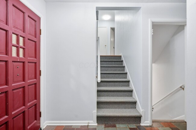 Building Photo - 4883 Stonehaven Dr