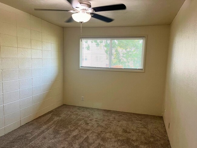 Building Photo - (CAM 10)  Very Nice Large 1 bed Apt - Clos...