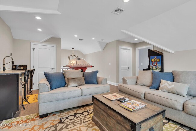 Building Photo - 2118 Edgewood Pl