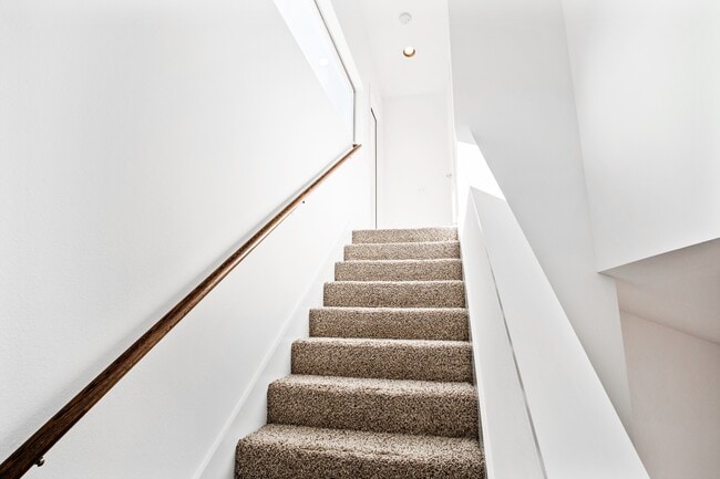 Building Photo - 2936 Commerce St