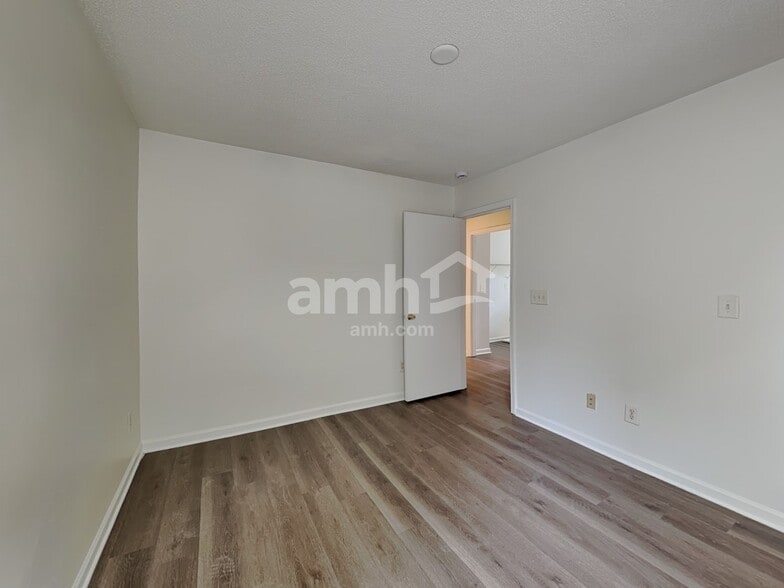 Building Photo - 6025 Namozine Ct