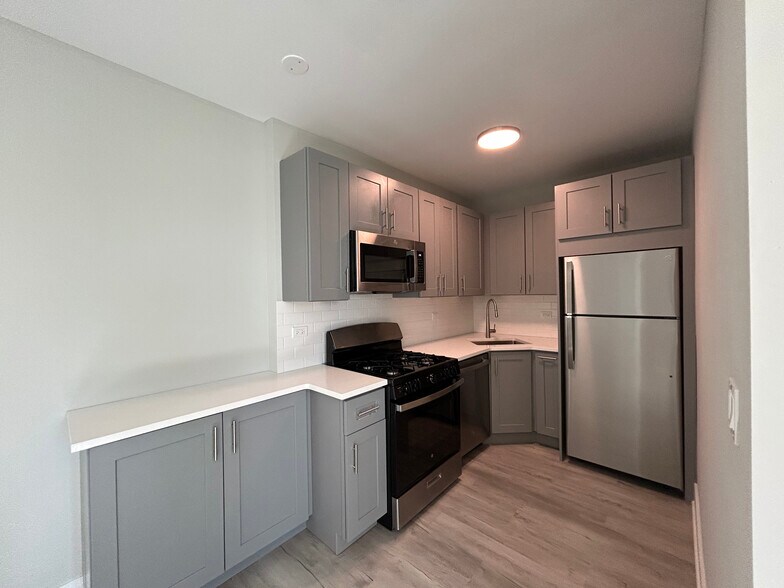 Building Photo - 372 Hazel Ave