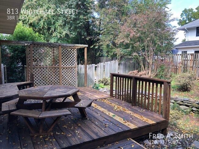 Building Photo - 813 Whitehall St