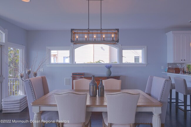 Building Photo - 709 Princeton Ave