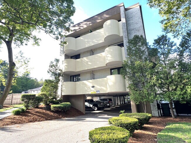 Building Photo - 295 W Wyoming Ave