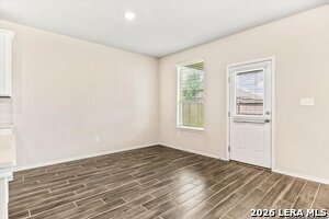 Building Photo - 2521 Ayers Dr