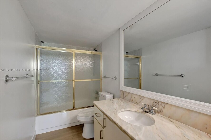 Building Photo - 5401 Collins Ave