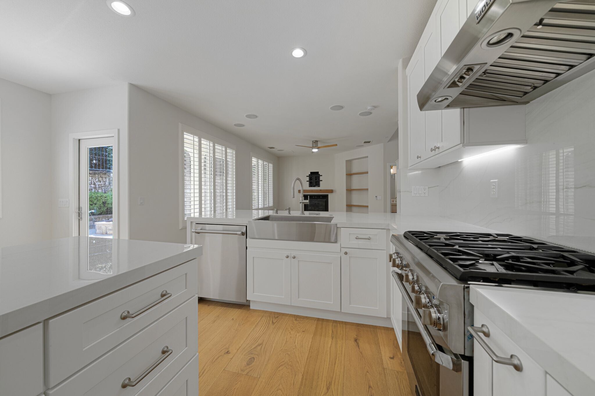 Building Photo - 25352 Avanti Ct